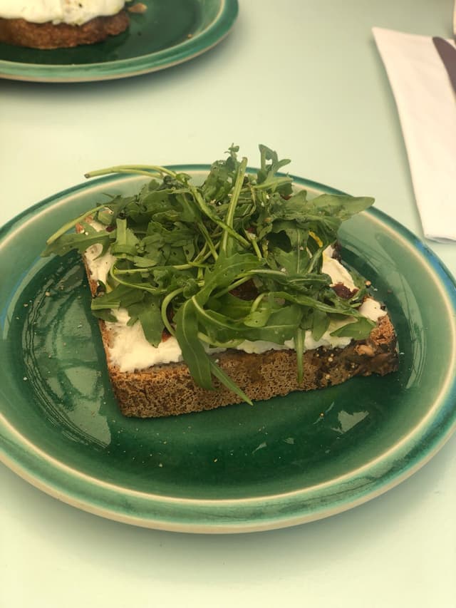 菜肴“Tartine au Fromage Vegan”的照片