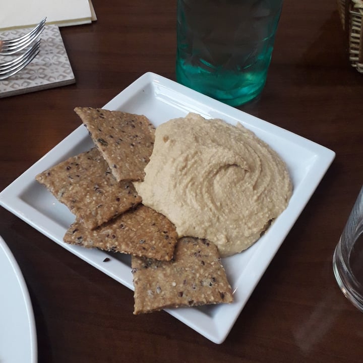 photo of Samsara e Volta Rossa Hummus e crackers shared by @ericaeroica on  30 Oct 2022 - review