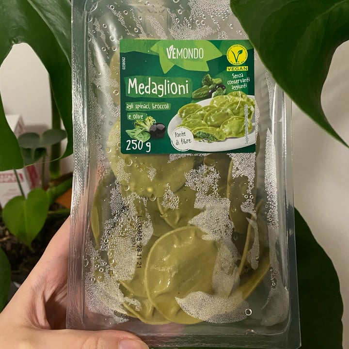 photo of Vemondo Medaglioni Agli Spinaci, Broccoli E Olive shared by @sharisunflower on  10 Nov 2021 - review