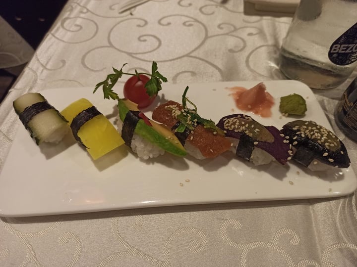photo of Hokkaido Restaurante Japonés Sushi variado shared by @veggienning on  15 Feb 2020 - review