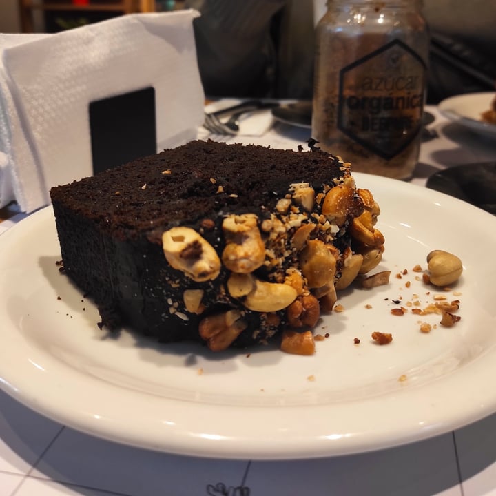 photo of NOM NOM Torta Vegana De Chocolate Y Palta shared by @babydela on  16 Jul 2022 - review
