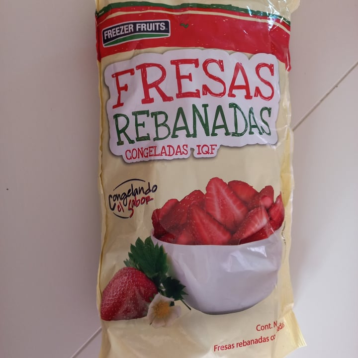 photo of Freezer fruits Fresas rebanadas shared by @kattylira on  02 Mar 2022 - review