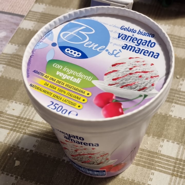 photo of Bene.Si coop Gelato bianco variegato  amarena shared by @zolletta on  04 May 2022 - review