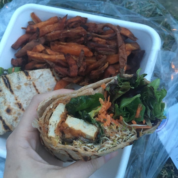 photo of Fresh on Front Buffalo Chicken Wrap shared by @sara18 on  21 Jun 2021 - review