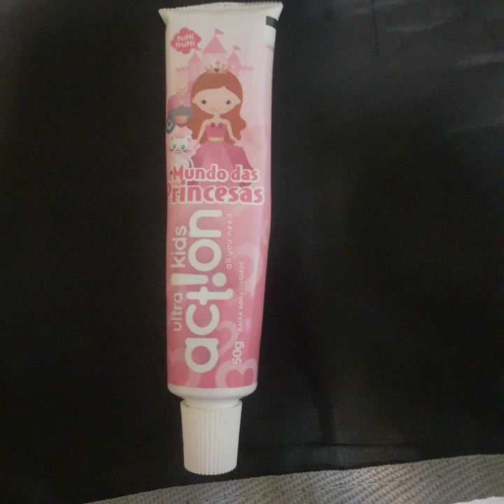 photo of Ultra Action Kids Creme Dental Action Infantil shared by @cleminski on  13 May 2022 - review