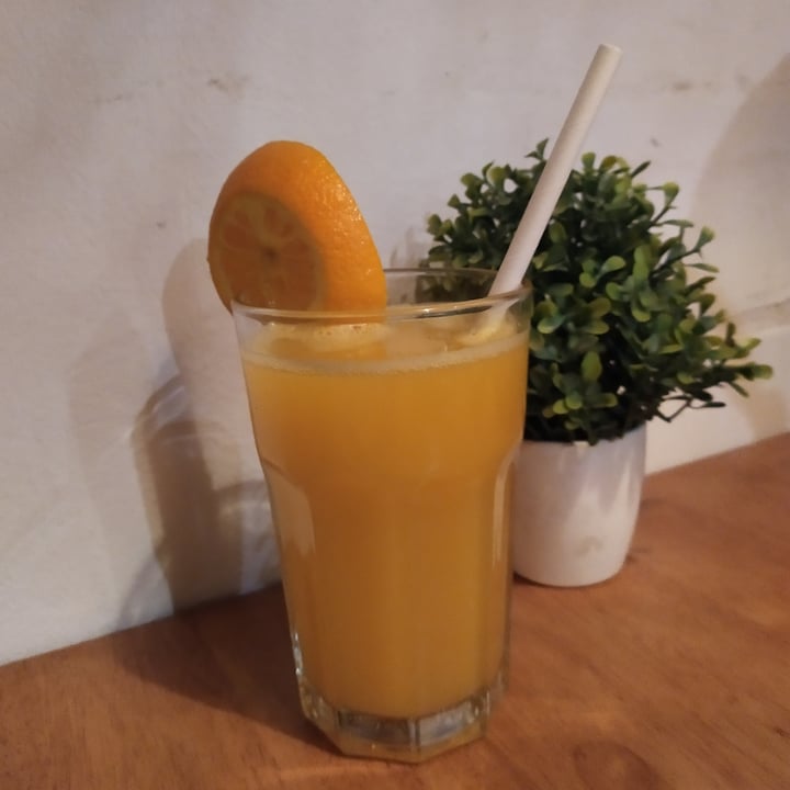 photo of Dempanadas Zumo de naranja natural shared by @rominaguch on  25 Feb 2022 - review