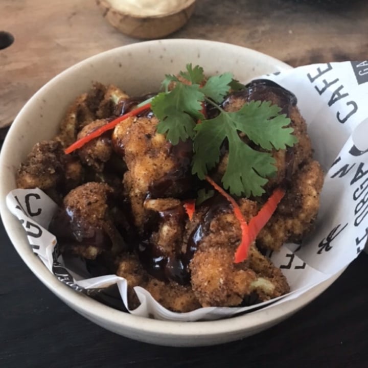 photo of Cafe Organic Buffalo Cauliflower Wings shared by @vanessaainsley on  17 Apr 2020 - review