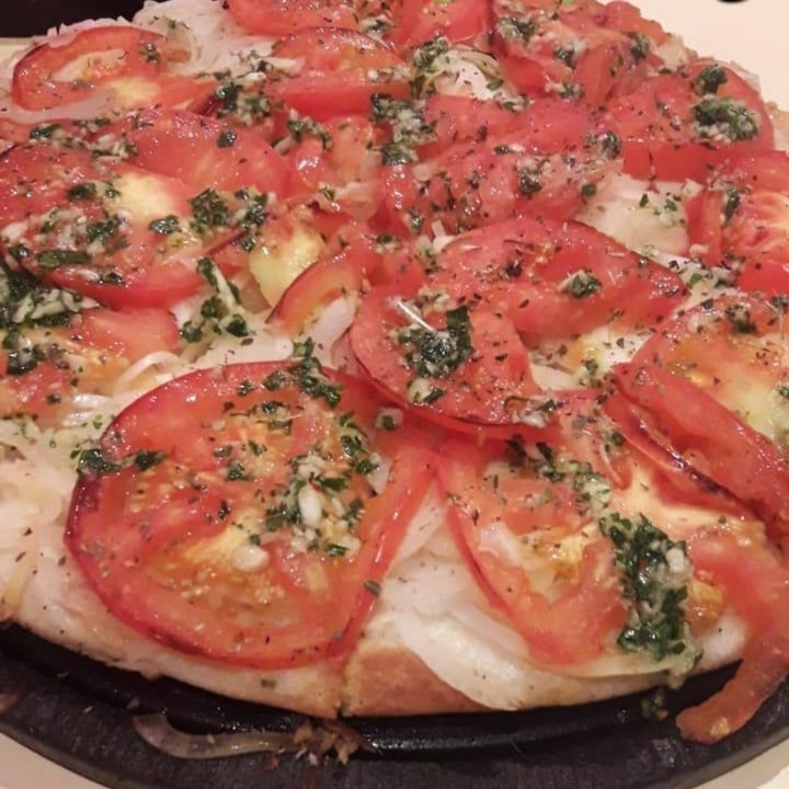 photo of Pizzería Güerrin Pizza vegana Fugazza shared by @camivvegan on  18 Feb 2021 - review
