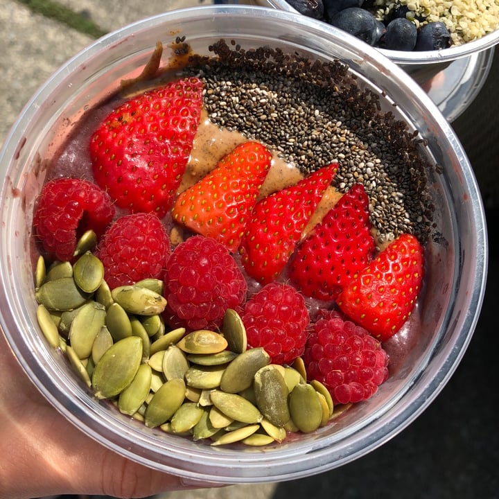 review photo of Real Raw Organics Acai Bowl shared by @julialcaputo on 23 Jul 2020 - review
