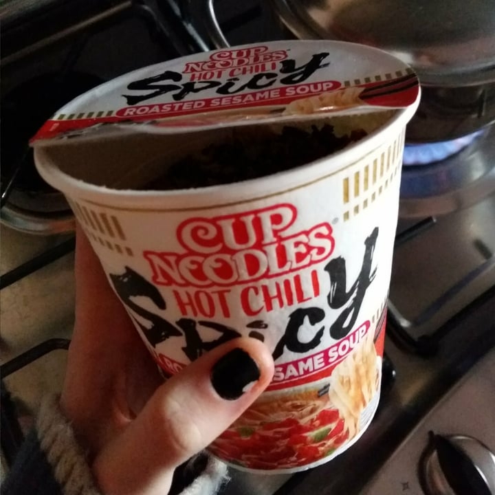 photo of Nissin Cup noodles hot chili spicy roasted sesame soup shared by @gioemma on  16 Dec 2021 - review