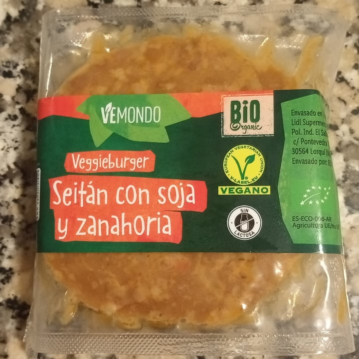 photo of Vemondo Burger seitan con soja y zanahoria shared by @titoherbito on  27 Sep 2021 - review
