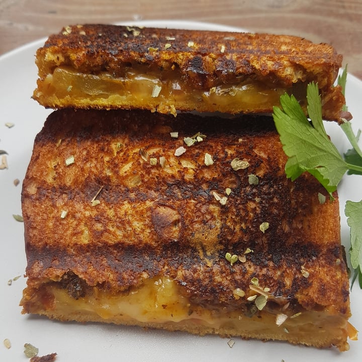 photo of Earth Deli Cheese & tomato toastie shared by @jtbosman10 on  16 Aug 2020 - review