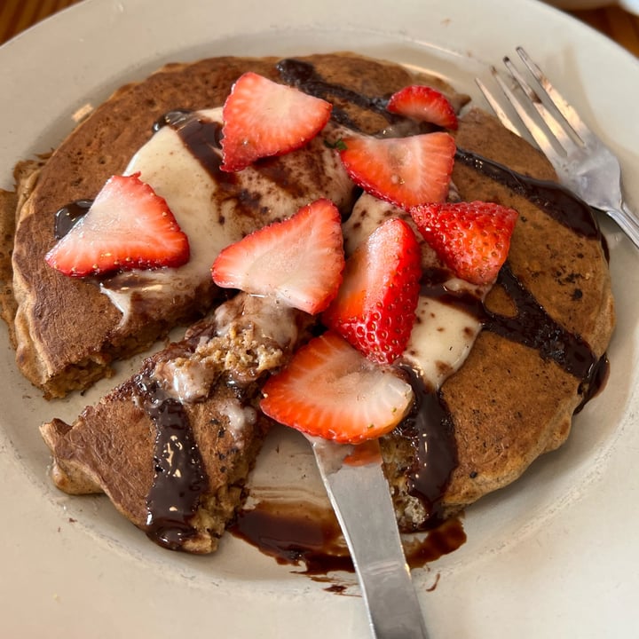 photo of Cleveland Vegan Tiramisu pancakes shared by @rachelsveganlife on  20 Feb 2022 - review