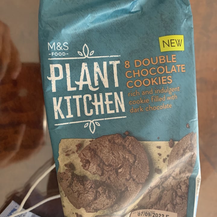 photo of Marks & Spencer Food (M&S) Bouble Chocolate Cookies shared by @pollyrossetti on  08 Mar 2022 - review