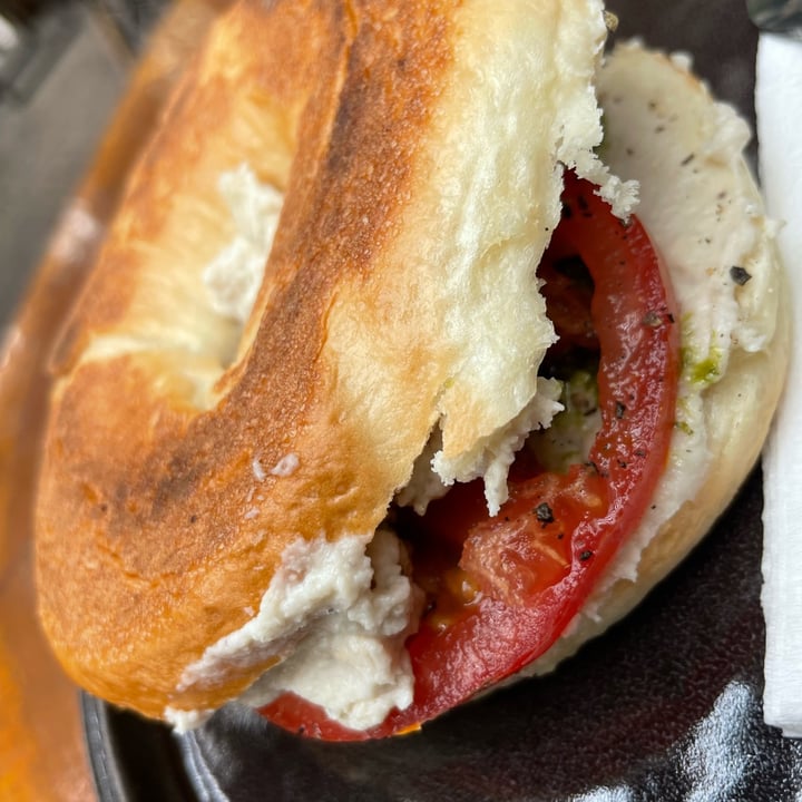 photo of Dolce Bakery Vegan Caprese Bagel shared by @mariajamison on  28 Jan 2022 - review