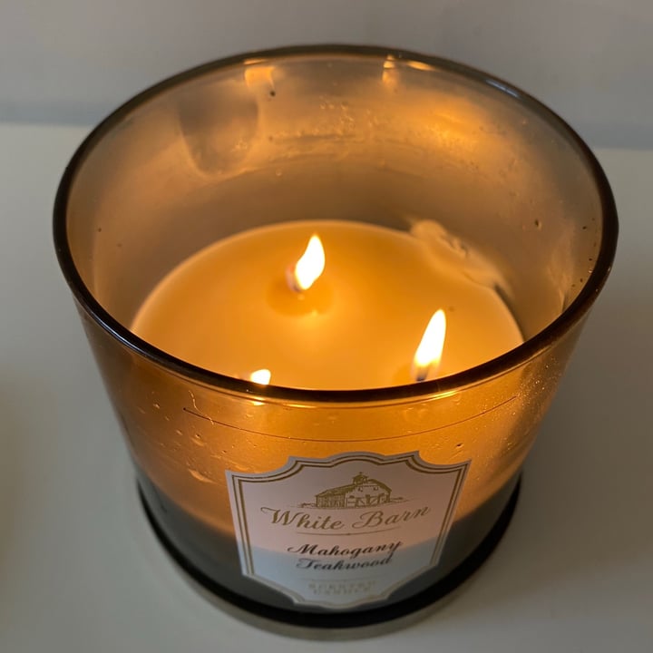 White Barn Mahogany Teakwood Scented Candle Review