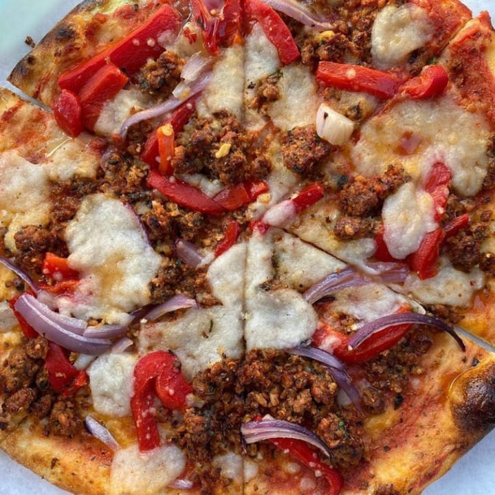 photo of Virtuous Pie Sweet Pepper And Sausage Pizza shared by @veganskaz on  06 Dec 2020 - review