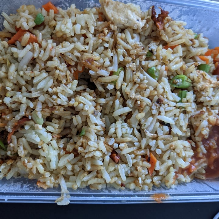 photo of Healthy Vegetarian Food Pineapple Fried Rice shared by @preethiness on  07 Dec 2020 - review