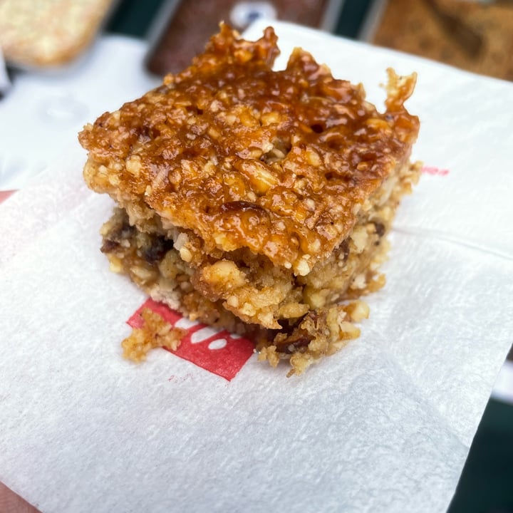 photo of Brownie Box Date and Almond Flapjack shared by @appleappleamanda on  10 Jul 2022 - review