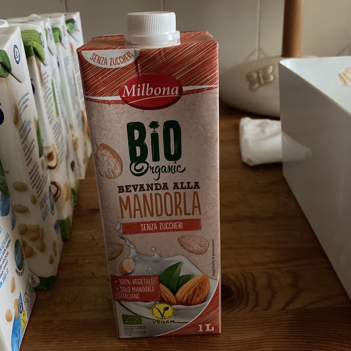photo of Milbona Bevanda Alle Mandorle Senza Zucchero shared by @veganqb on  09 Apr 2021 - review