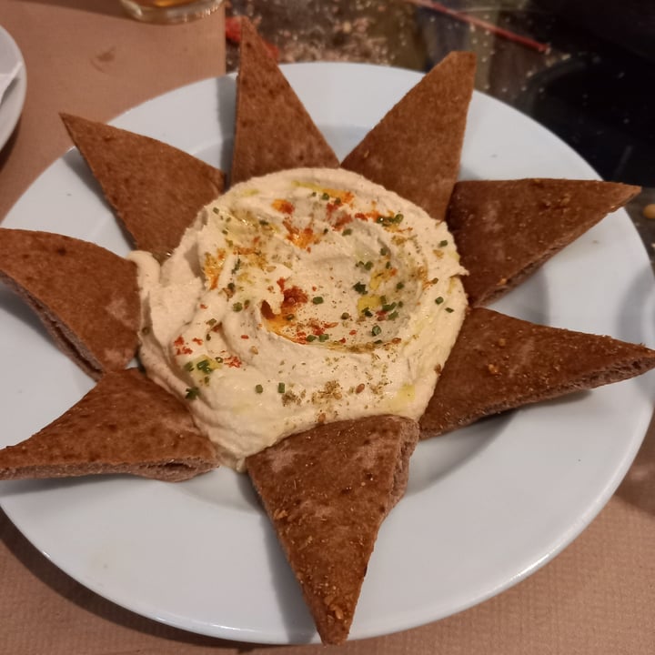 review photo of Vegetalia Hummus aliñado shared by @mariegreen on 18 Dec 2021 - review