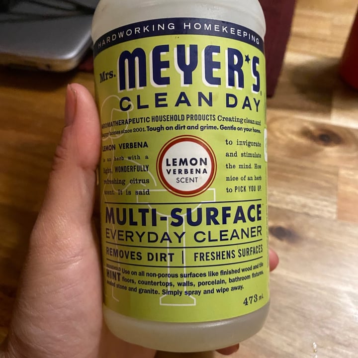 review photo of Mrs. Meyer's Clean Day Detergente multi superficie shared by @oromero on 09 Jun 2021 - review