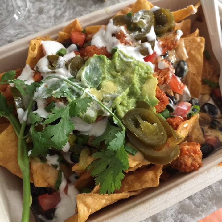 photo of Veggie Grill Mondo nachos shared by @ekelcem on  26 Jun 2020 - review