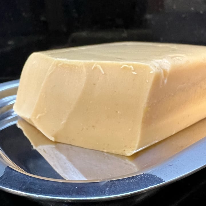 review photo of NOMOO Plant-Based Brasil Queijo Prato shared by @marianalyra on 14 Jul 2022 - review