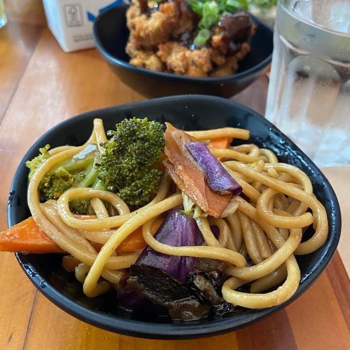 photo of Sushimar Vegano Yakissoba shared by @carollopes on  15 Jun 2022 - review