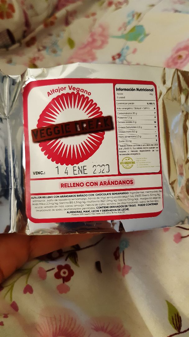 review photo of Veggie Break Alfajor Vegano Relleno con Arándanos shared by @azulclarito on 27 Jan 2020 - review