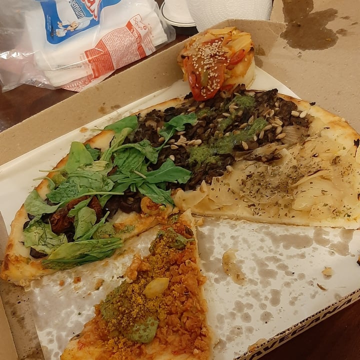 photo of Pizza Vegana Pizza vegana shared by @colobrusco on  13 Jan 2021 - review