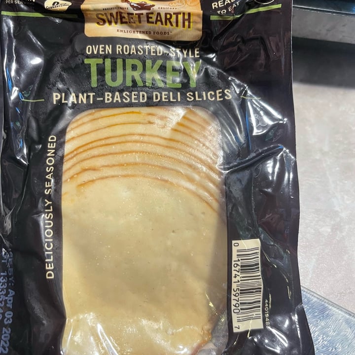 photo of Sweet Earth Oven Roasted-Style Turkey shared by @debthebweb on  16 Mar 2022 - review