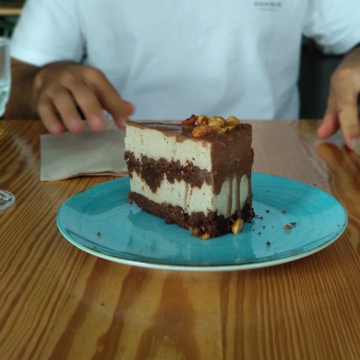 photo of Orteá Bolo de snickers shared by @joaoalmeida on  16 Jun 2020 - review