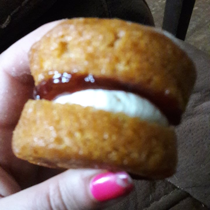 review photo of OGGS Victoria Sponge Cakes shared by @luther on 27 Jan 2021 - review