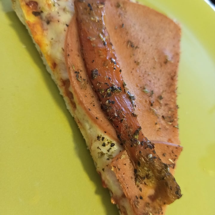 photo of Pizza Who? Empanadas and Pizzas Premium Pizza De Jamon Y Morrones shared by @eligomez91 on  06 Aug 2020 - review