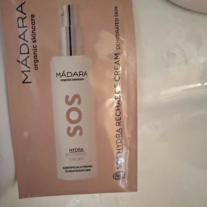 review photo of Mádara Organic Skincare Crema facial SOS Para piel deshidratada shared by @tizy383 on 30 Jun 2022 - review