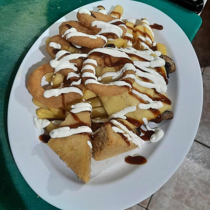 review photo of Suculenta Sangucheria Vegana Chorrillana No Pollo al Plato shared by @popol on 29 Dec 2022 - review