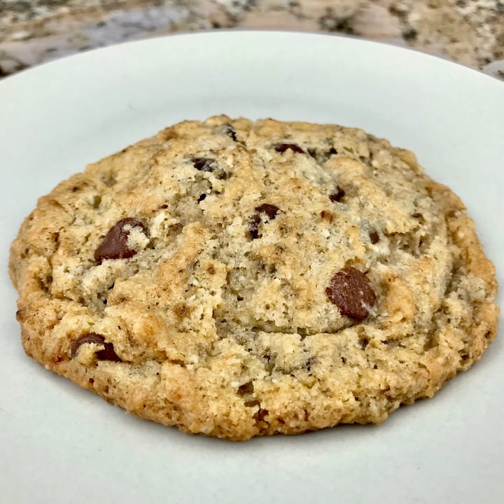 photo of Petunia's Pies & Pastries Chocolate Chip Cookie shared by @pdxveg on  27 Nov 2020 - review