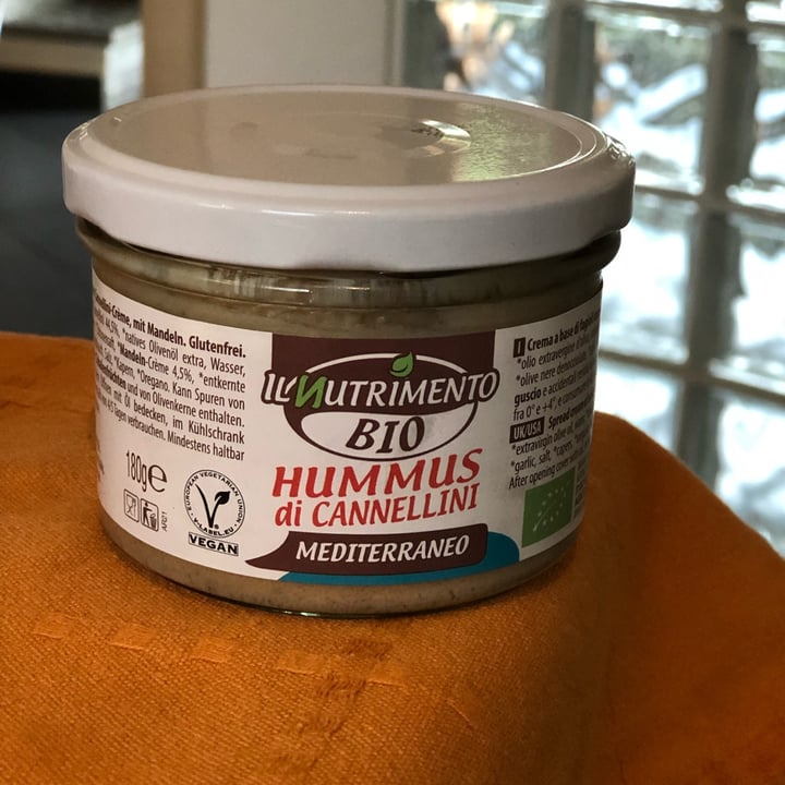 photo of Il Nutrimento Hummus di cannellini Mediterraneo shared by @moniqueblondie on  15 Jun 2022 - review