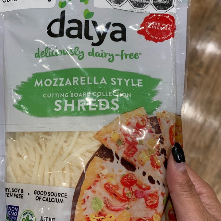 photo of Daiya Cheese Stick Mozzarella shared by @jimenarochas on  02 Mar 2022 - review