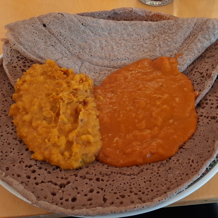 photo of Lula's Ethiopian and Eritrean Cuisine 2 Vegetable Dishes + Injera shared by @carolinecherie on  02 Apr 2022 - review