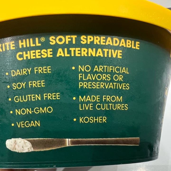 photo of Kite Hill Soft Spreadable Cheese - Garlic & Herb shared by @berryveganplanet on  09 Aug 2022 - review