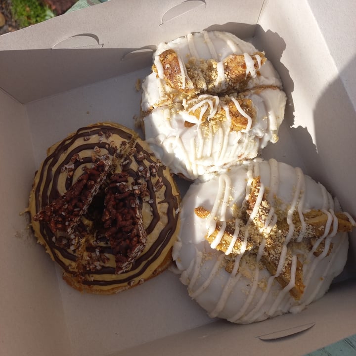 review photo of Grumpy & Runt | Little Deli & Donuts Donuts shared by @salticrackers on 30 Oct 2022 - review