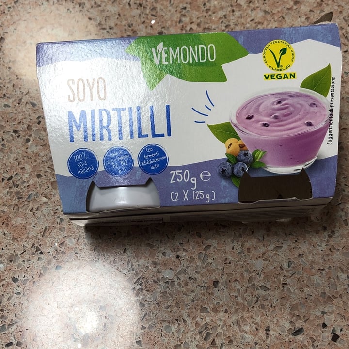 photo of Vemondo blueberry yogurt shared by @loref11 on  15 Mar 2022 - review