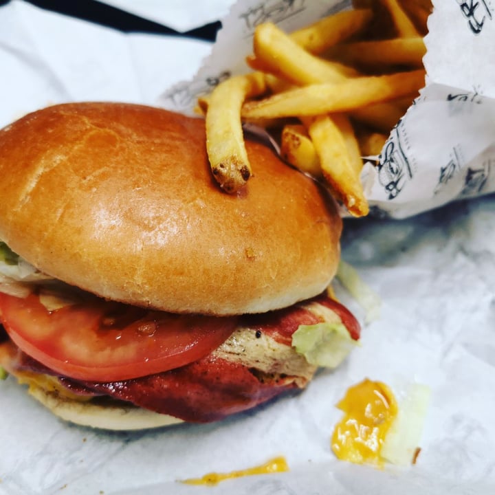 photo of Frost Burgers Bacon Free shared by @moll10lava on  04 Sep 2019 - review