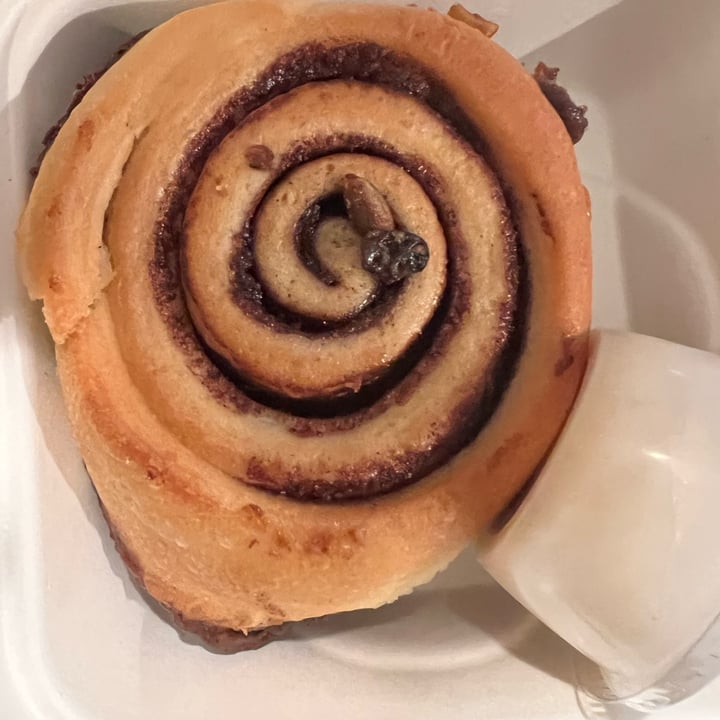 photo of Grounds & Greens Cafe Cinny Bun shared by @veganmika on  03 Mar 2022 - review