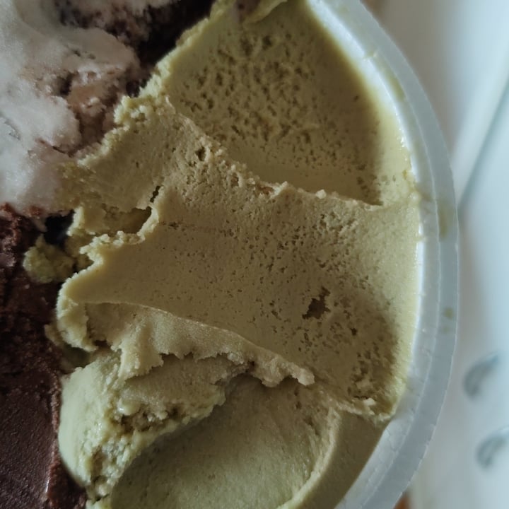 photo of Cremolatti Helado De Pistacho shared by @noeschulz on  10 Apr 2022 - review