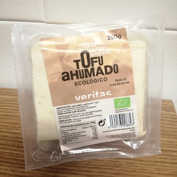 photo of Veritas Tofu ahumado shared by @xandavegan on  15 Apr 2022 - review
