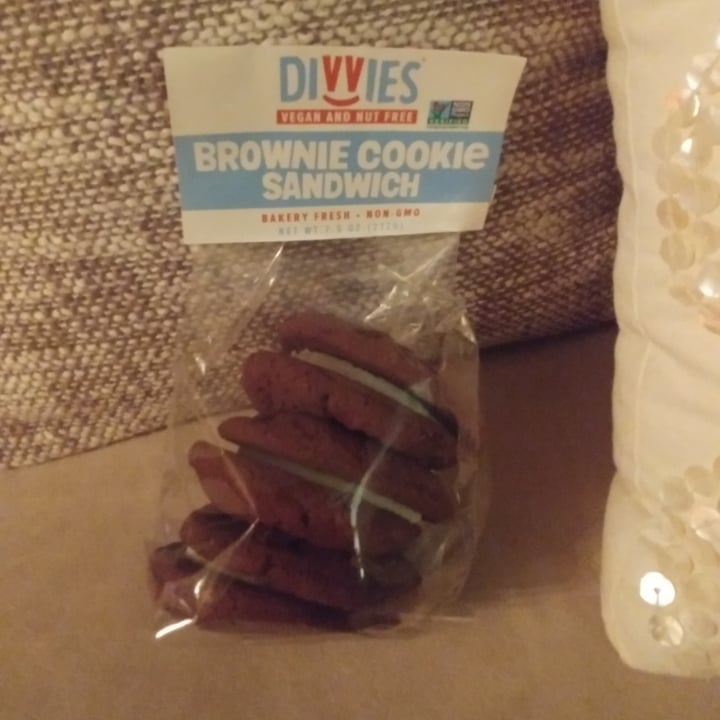 photo of Divvies Brownie Cookie Sandwiches shared by @acastillon on  17 Nov 2022 - review