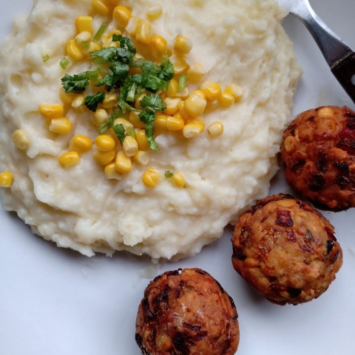 photo of unverifiable Falafel con puré shared by @cona on  11 Oct 2020 - review
